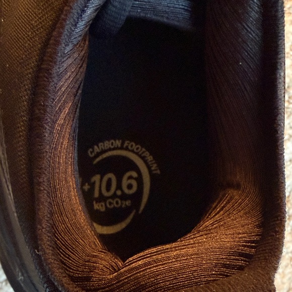 Asics Gel-Kayano 31 Men's Black Athletic Shoes - Picture 6 of 7